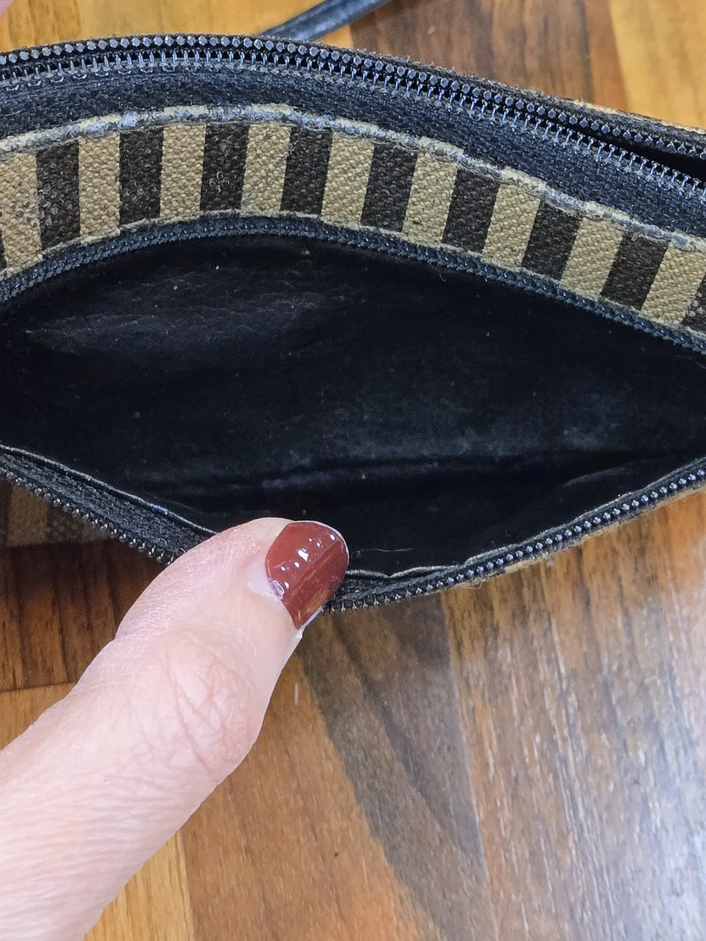 Vintage Fendi Pequin Striped Zippered Pouch - Mini Coin Purse Wallet - Picture 7 of 13
